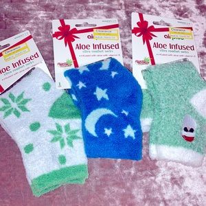 Aloe Vera Infused Fuzzy Socks 🧦